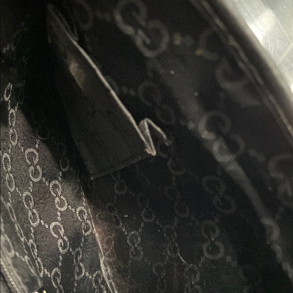 Brown and Black Shoulder Bag with Iconic Design - Picture 11 of 12